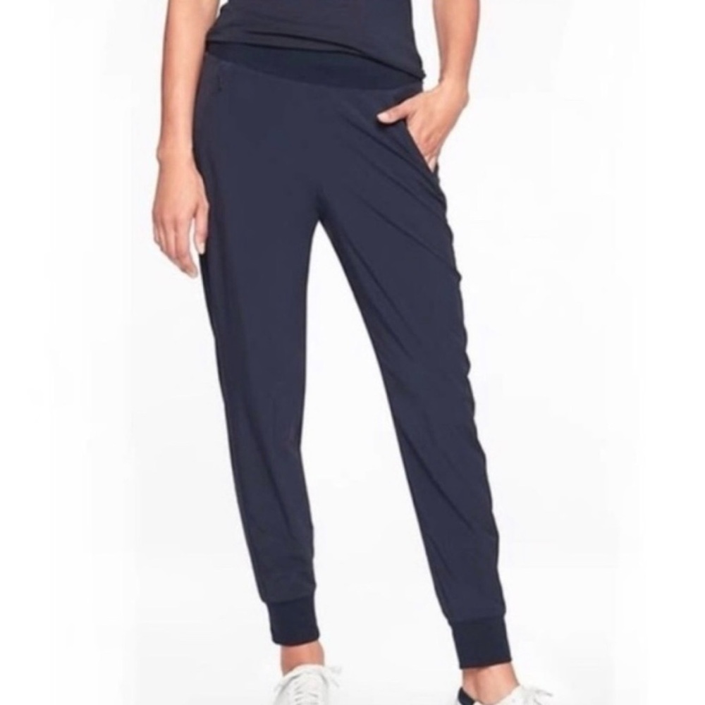ATHLETA Soho Joggers Navy Blue Size 6 Athletic Golf Lightweight Summer Comfort